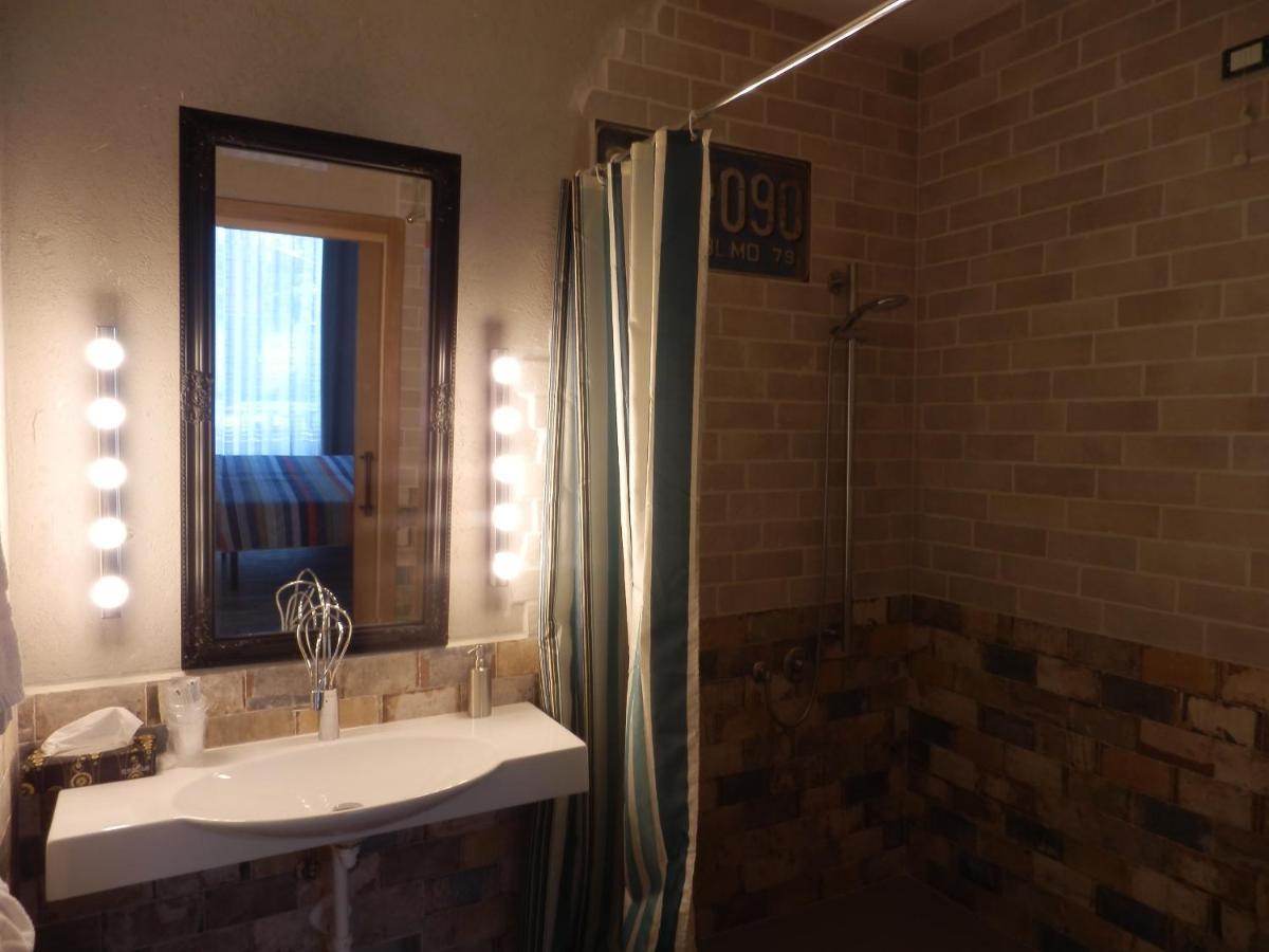 Bb Sharingloft Sirmione Bed and Breakfast Εξωτερικό φωτογραφία