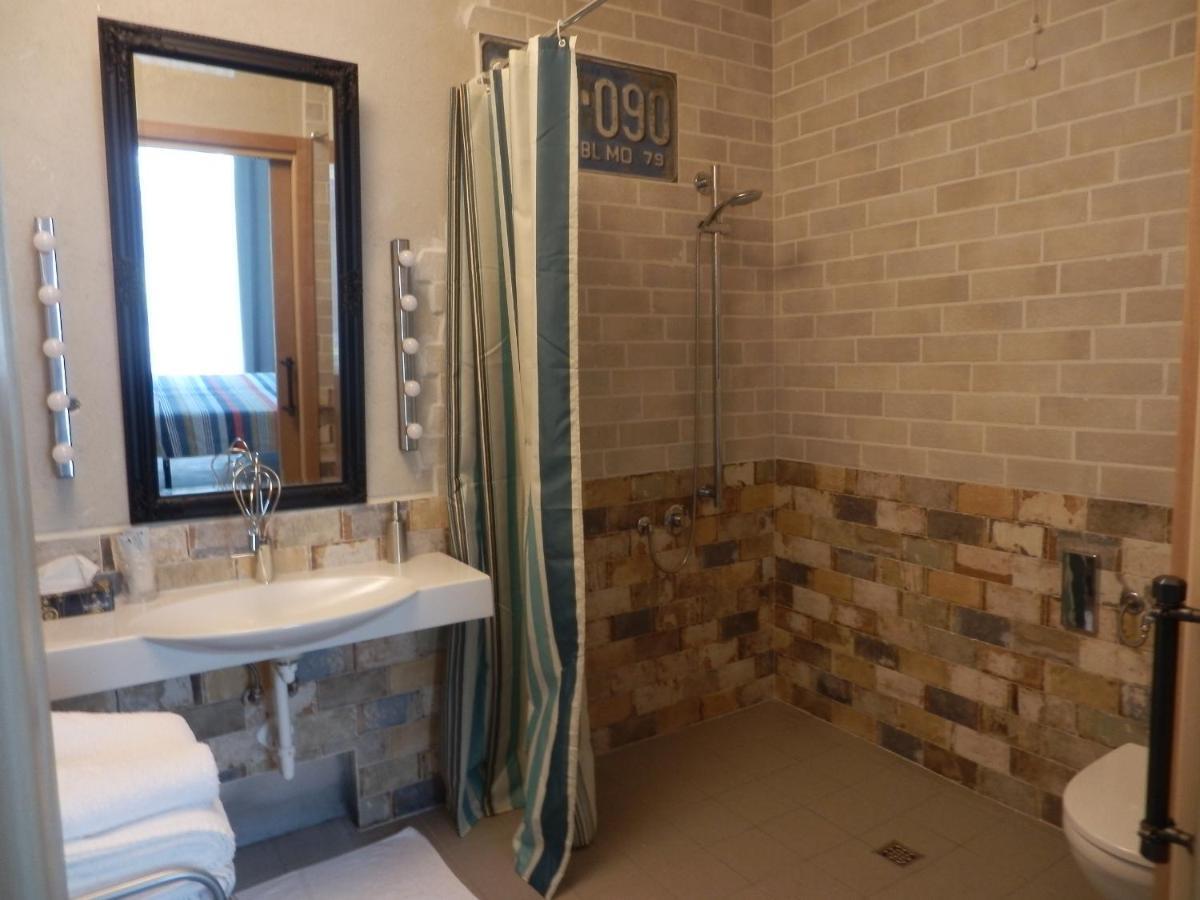 Bb Sharingloft Sirmione Bed and Breakfast Εξωτερικό φωτογραφία