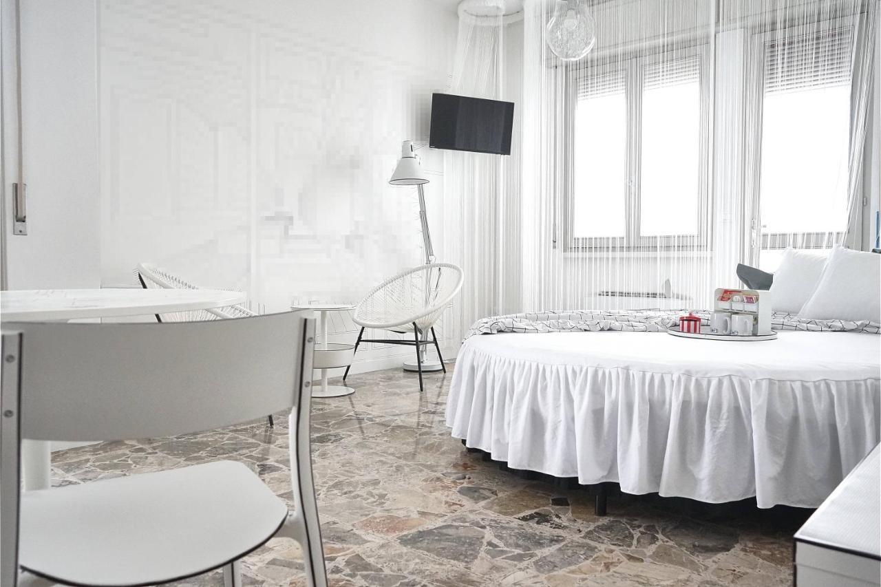 Bb Sharingloft Sirmione Bed and Breakfast Εξωτερικό φωτογραφία